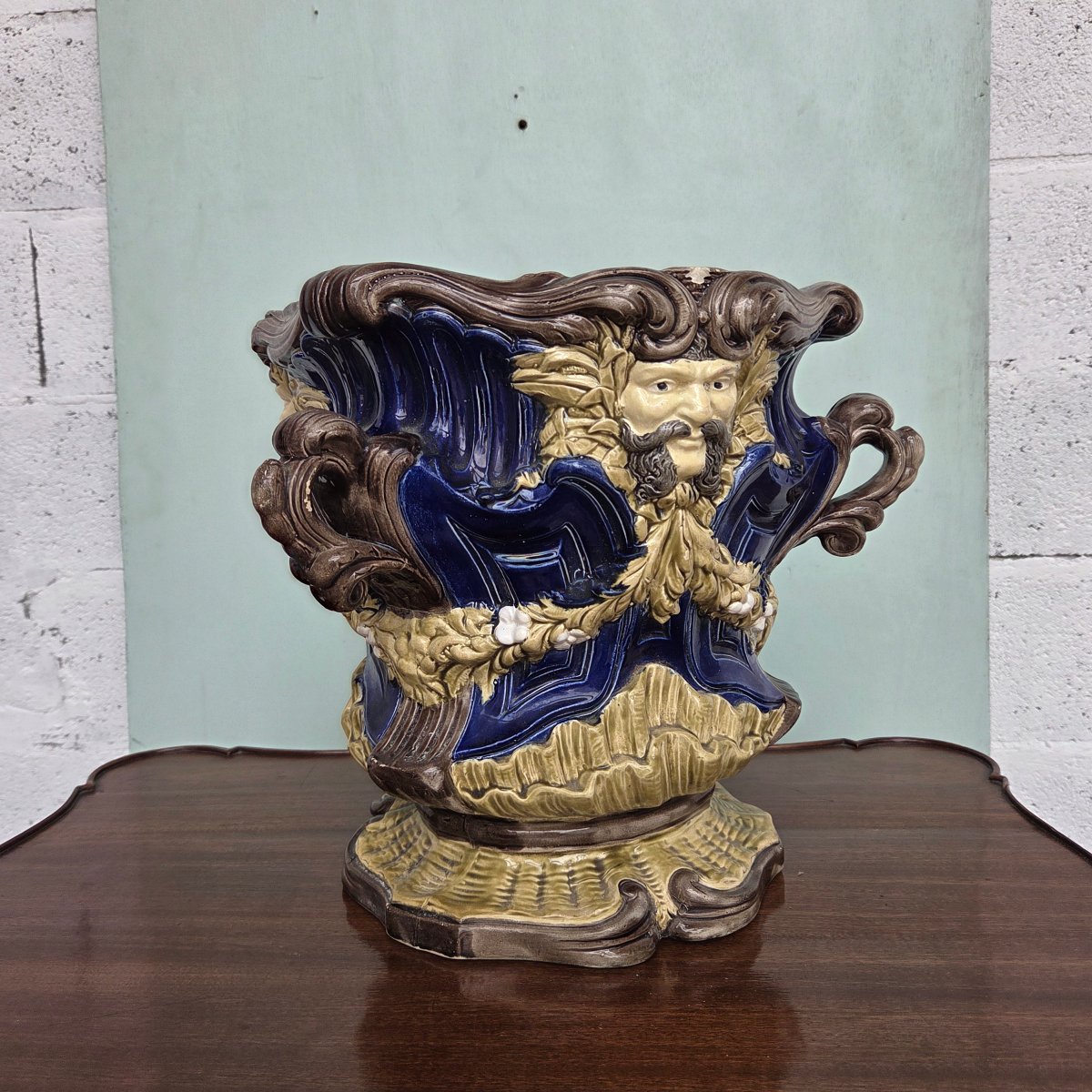 Polychrome Earthenware Planter With A Mascaron. 19th-century-photo-7