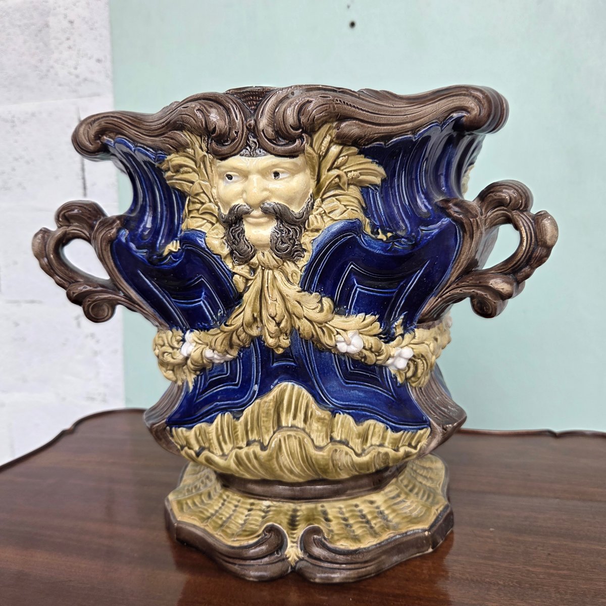 Polychrome Earthenware Planter With A Mascaron. 19th-century-photo-8