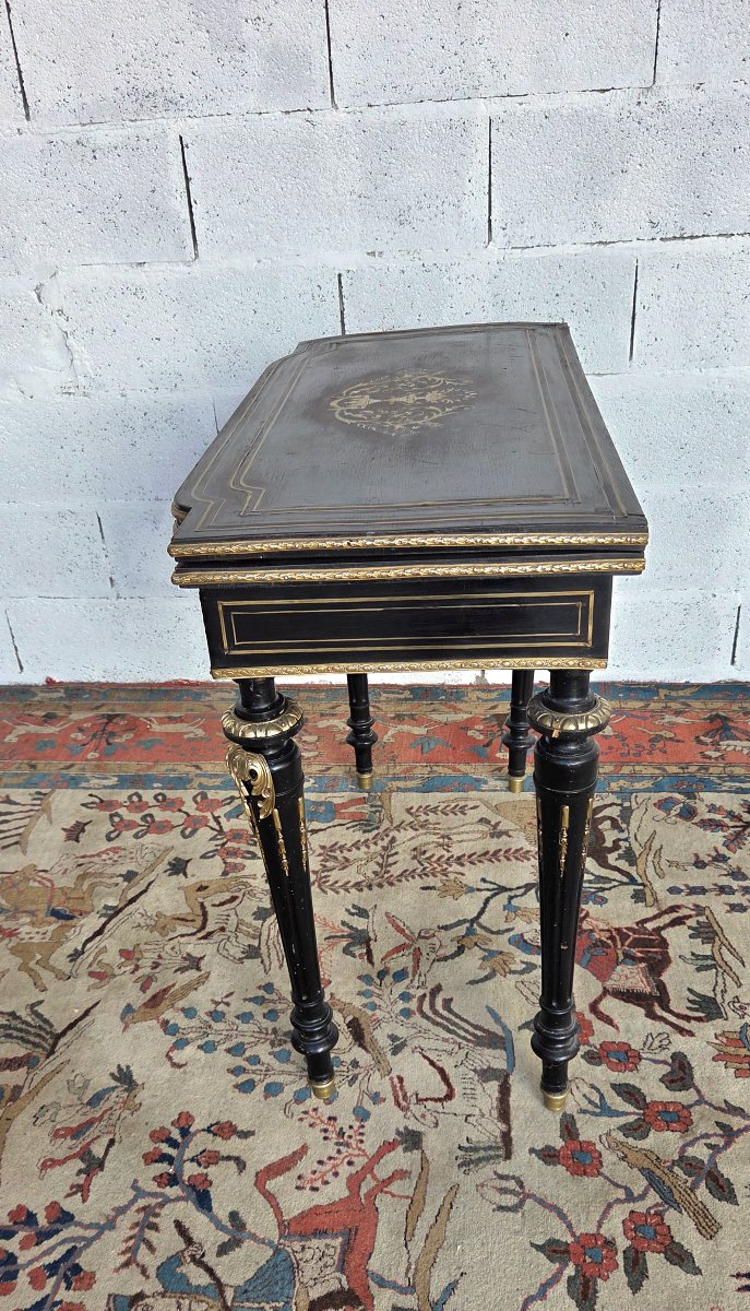 Table à jeux Napoléon III en bois noirci, incrustations de laiton et bronzes dorés, XIXème -photo-2