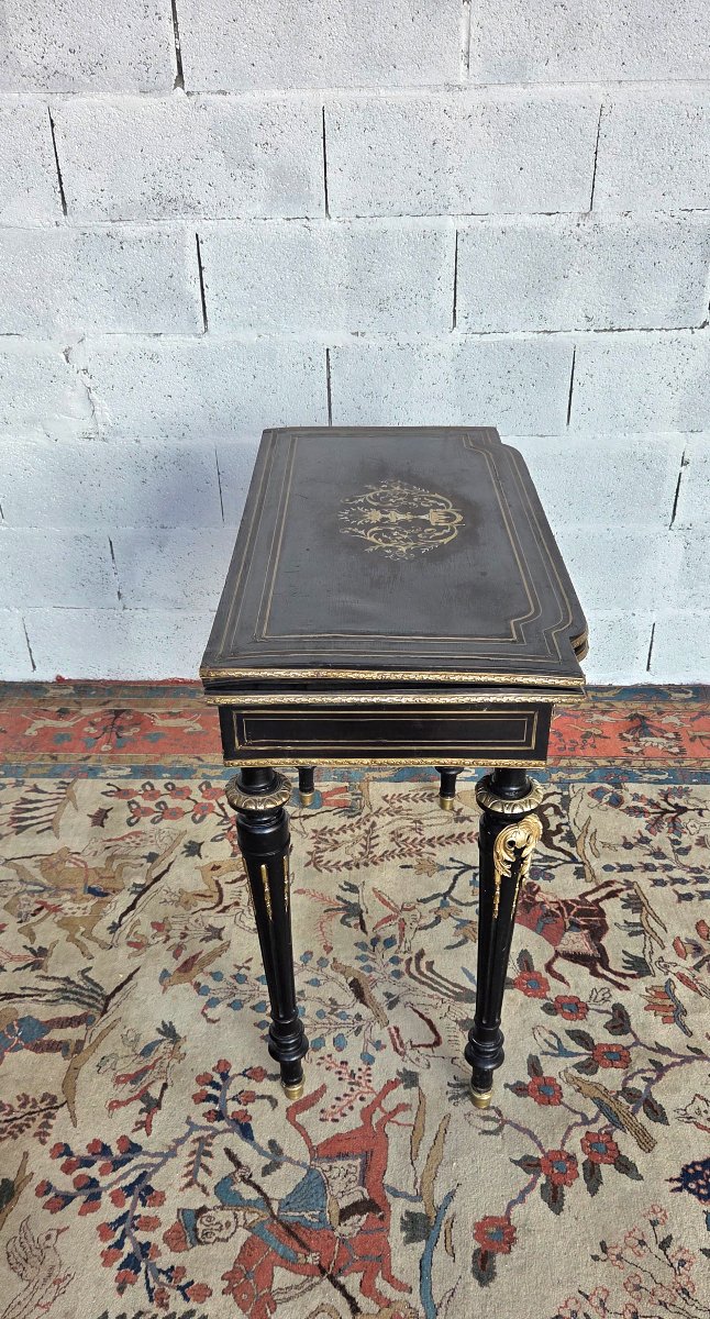 Table à jeux Napoléon III en bois noirci, incrustations de laiton et bronzes dorés, XIXème -photo-3