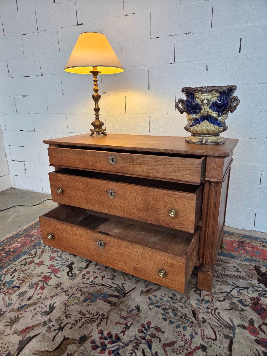 Commode en chêne clair, à demi-colonnes cannelées.  Empire, d'époque  XIXème siècle-photo-1