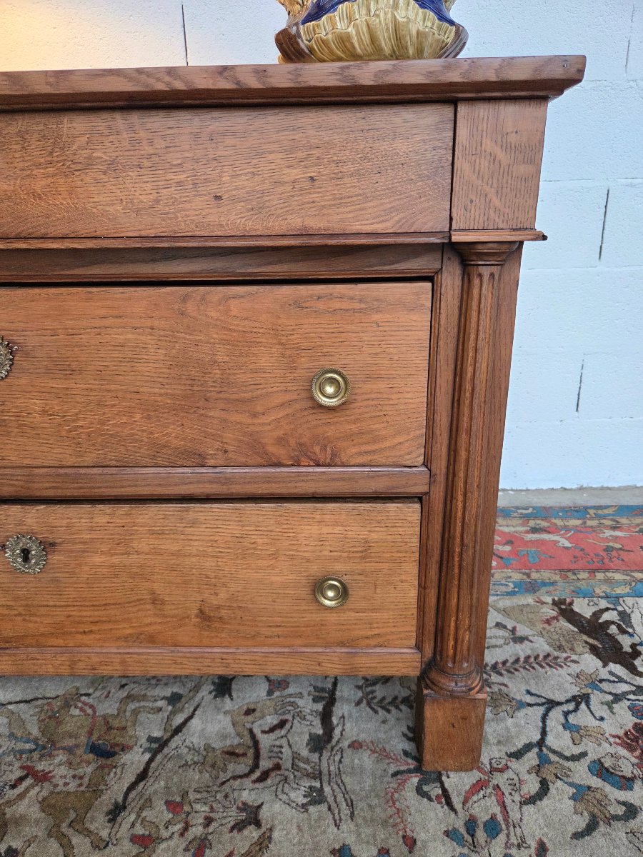 Commode en chêne clair, à demi-colonnes cannelées.  Empire, d'époque  XIXème siècle-photo-4