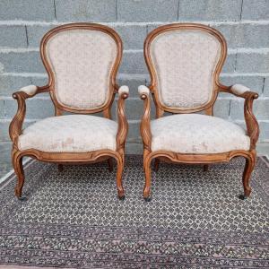 Paire de fauteuils cabriolets en noyer, Napoléon III, d'époque 19ème 