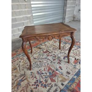 Table console, en noyer sculpté, Louis XV, d'époque fin XIXème.