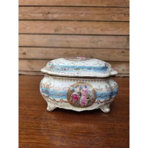 Limoges Porcelain Candy Dish By C. F. Haviland, Decorated With Scenes Of Romance – Early 20th Century