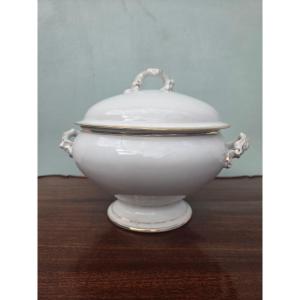 Soupière en porcelaine de Lourioux,  Style Louis XV. D'époque XXᵉ siècle