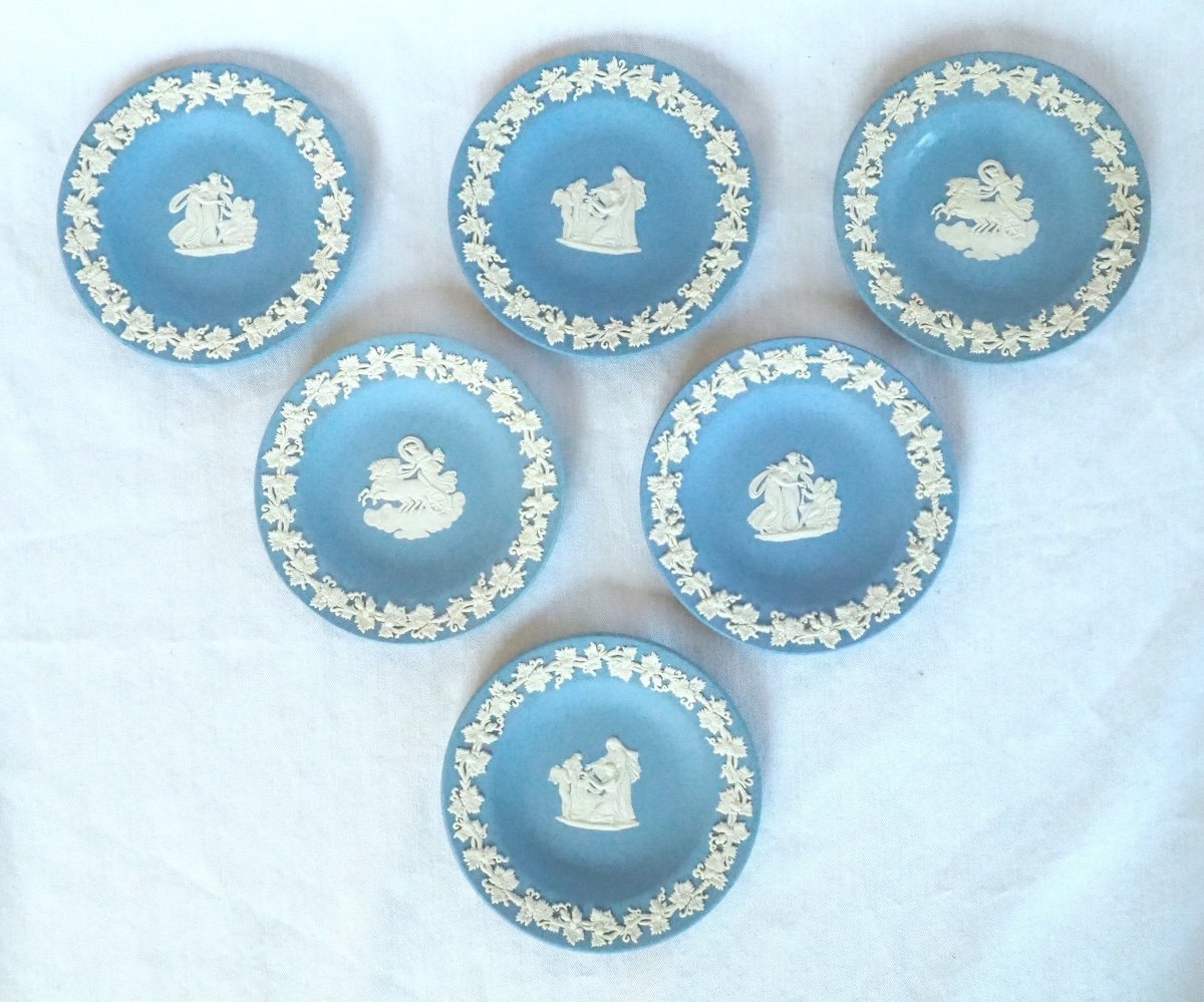 Wedgwood : Set Of 6 Porcelain Biscuit Plates