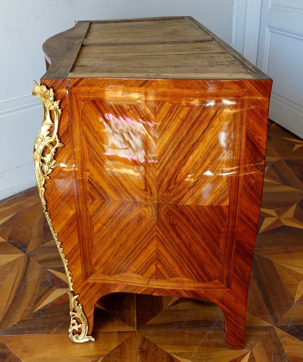 Jb Hedouin: Louis XV Period Tomb Commode In Rosewood, Circa 1750 - Stamped-photo-4