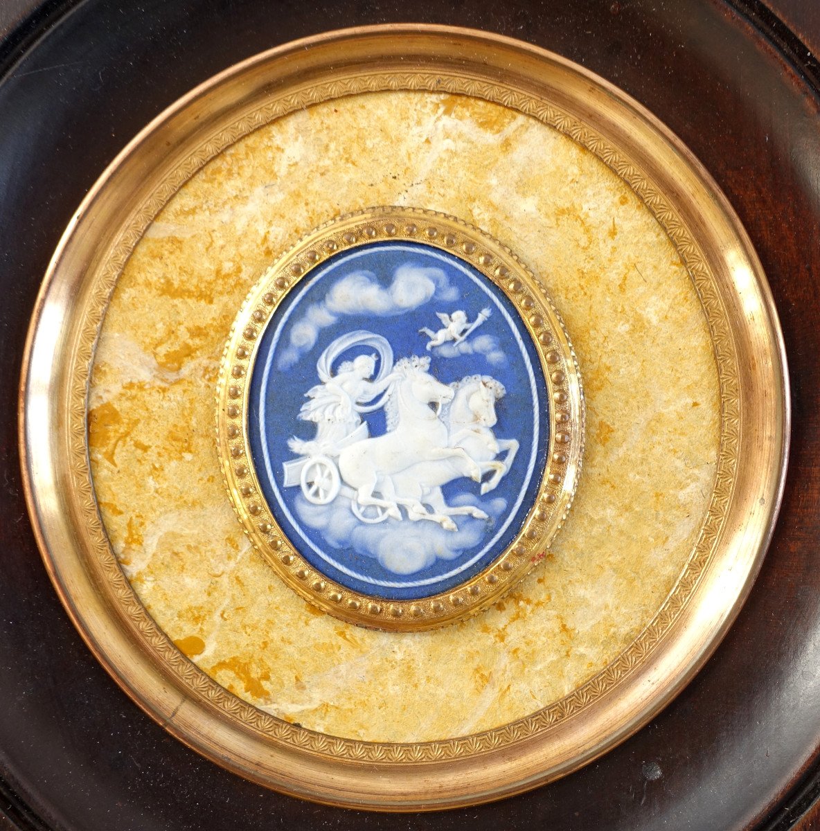 Miniature Scène Mythologique Le Char De Venus Wedgwood Bleu Sur Fond Faux Marbre Jaune - 19e S-photo-2