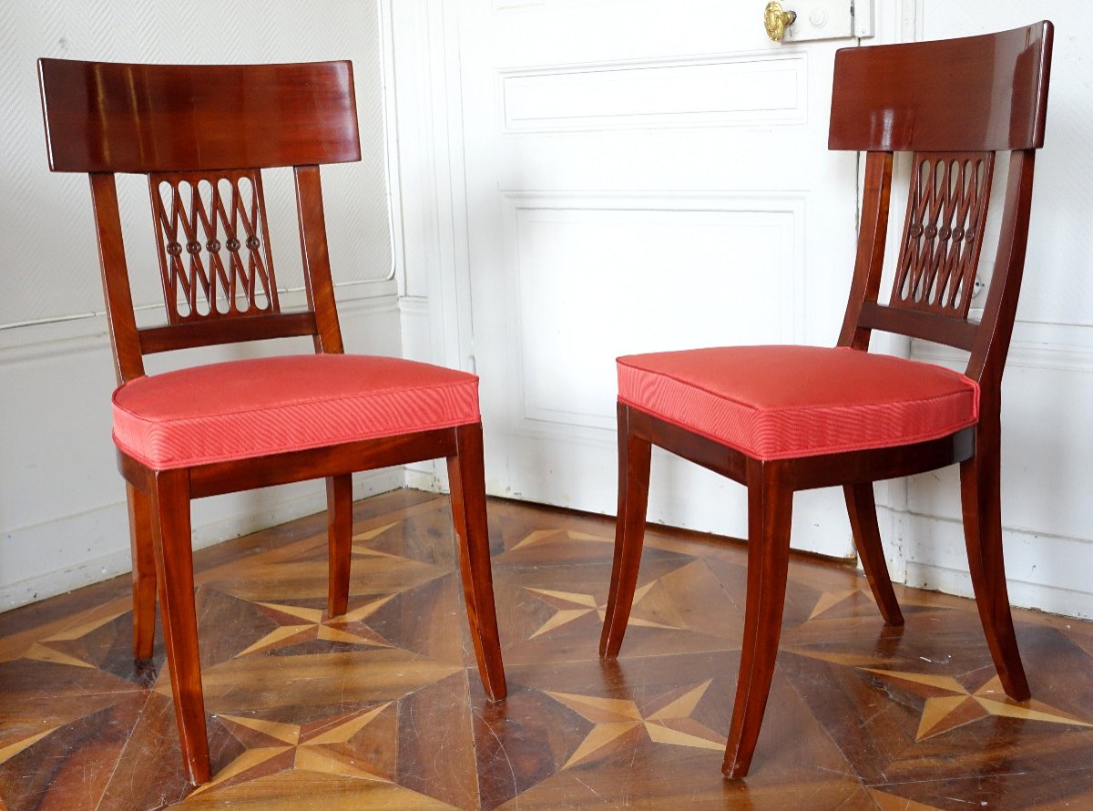 Paire De Chaises Klismos à l'Antique En Acajou Et Soie d'époque Consulat, Estampille De Chapuis