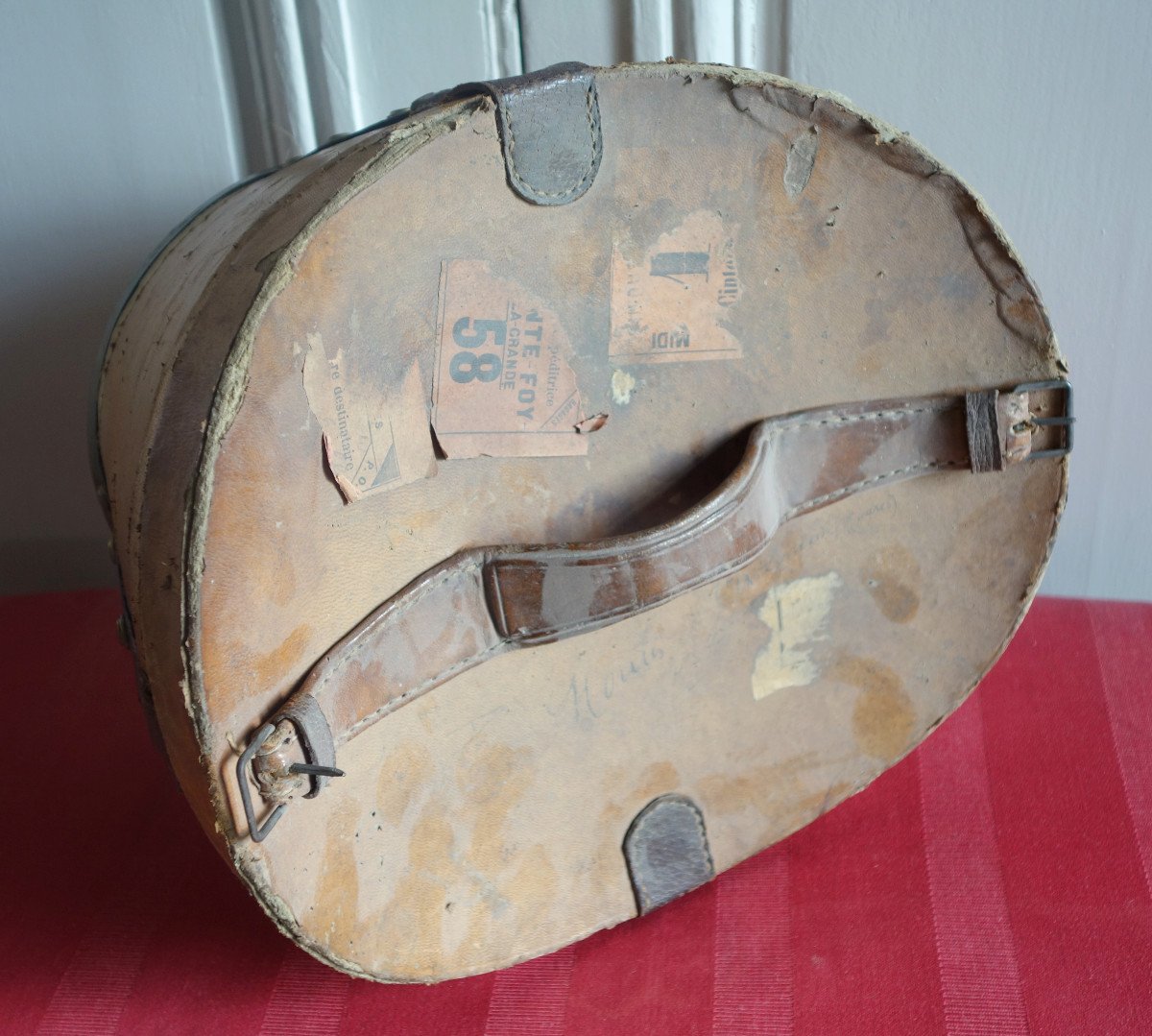 Les Greniers d'Un Château : Chapeau Haut De Forme En Castor Et Sa Boîte De Transport-photo-6