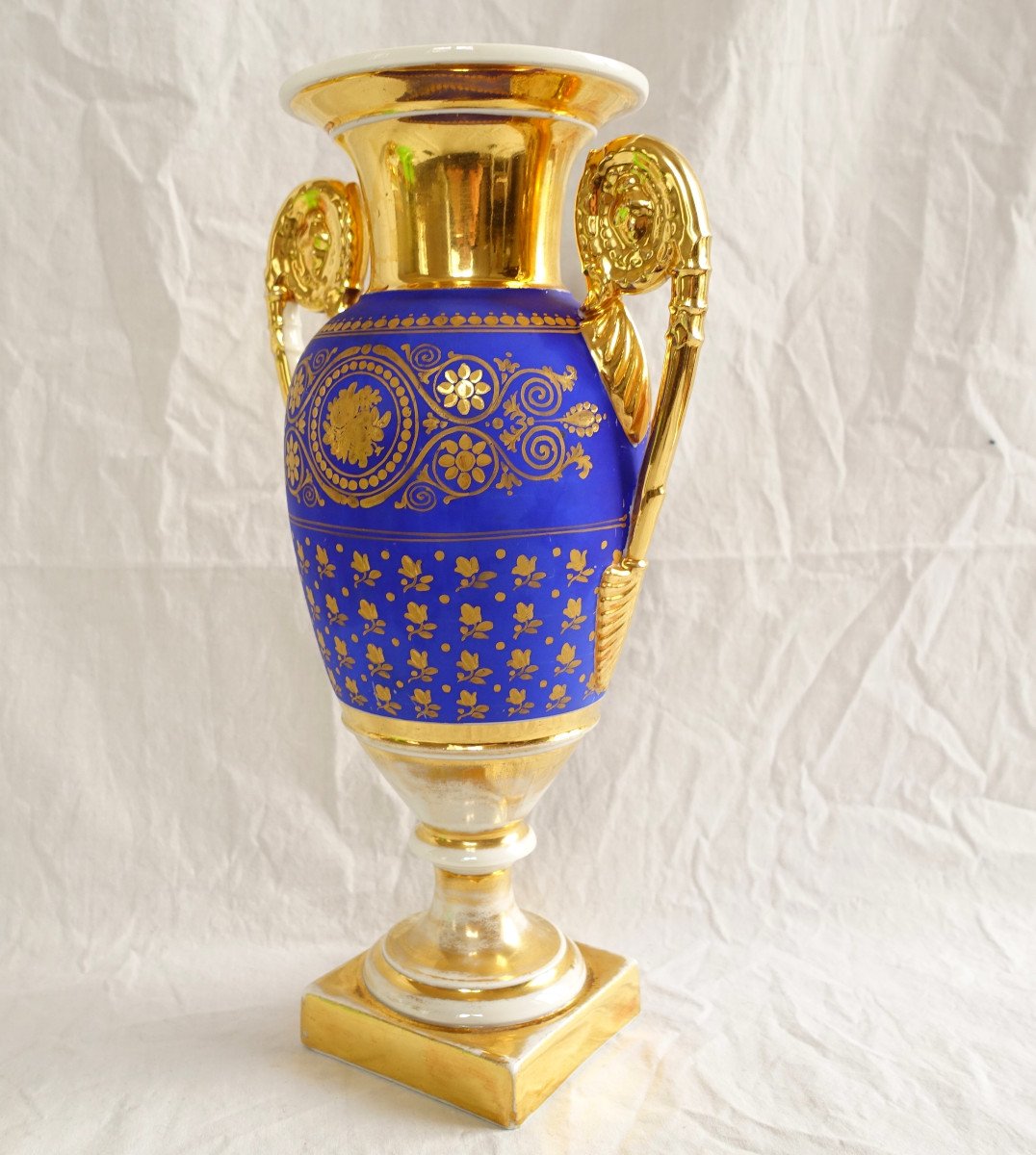 Grand Vase à l'Antique En Porcelaine De Paris Bleu Et Or, époque Empire Restauration-photo-2