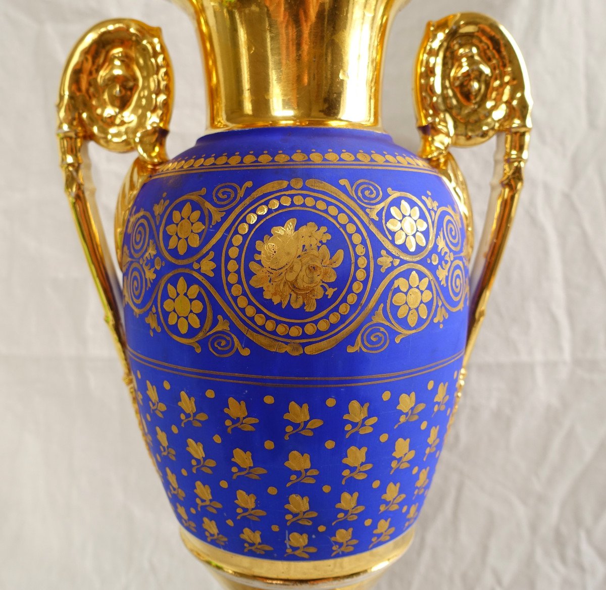 Grand Vase à l'Antique En Porcelaine De Paris Bleu Et Or, époque Empire Restauration-photo-2