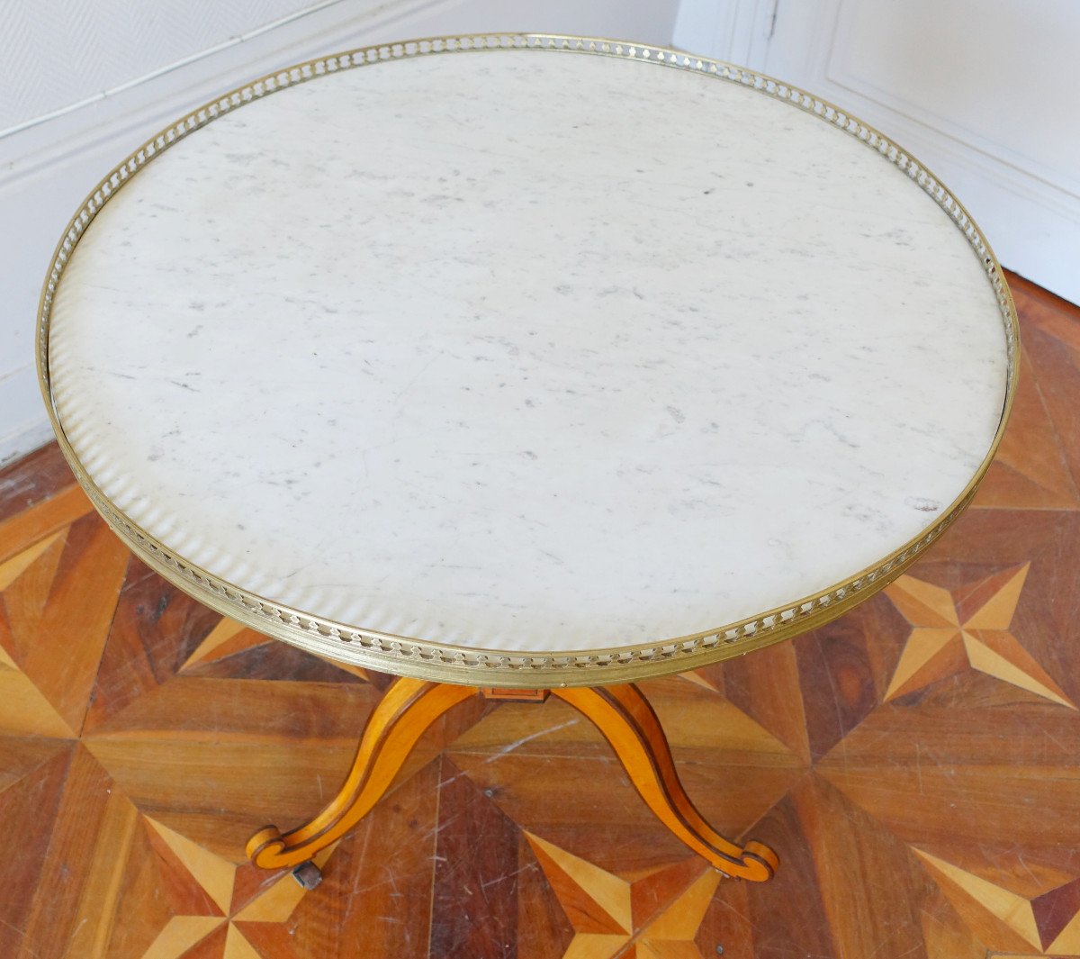Louis XVI Directoire Period Tea Table Pedestal Table In Lemon Tree Marquetry - Circ 1790-photo-1