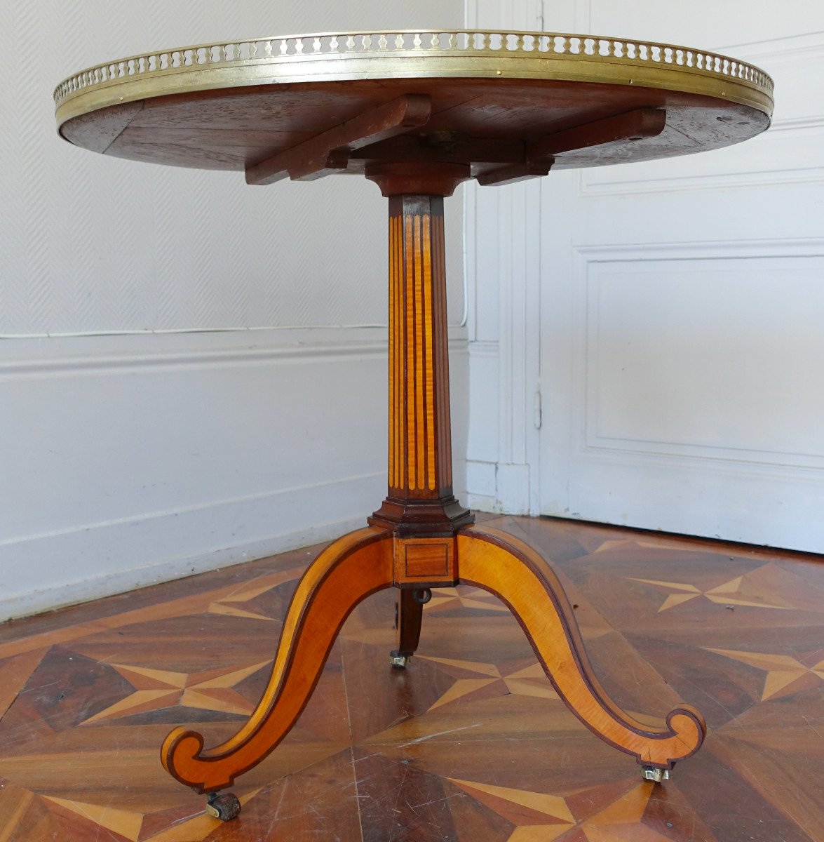 Louis XVI Directoire Period Tea Table Pedestal Table In Lemon Tree Marquetry - Circ 1790-photo-3