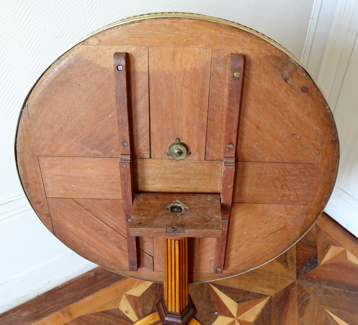 Louis XVI Directoire Period Tea Table Pedestal Table In Lemon Tree Marquetry - Circ 1790-photo-5