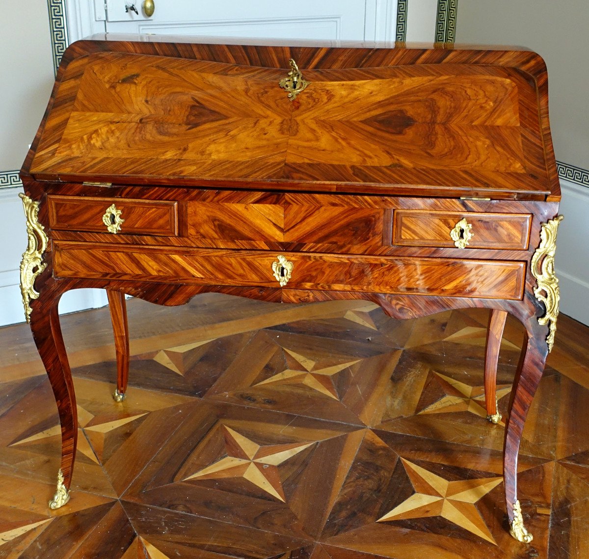 Léonard Boudin - Bureau Dos d'âne d'époque Louis XV En Bois De Violette - Estampillé-photo-1