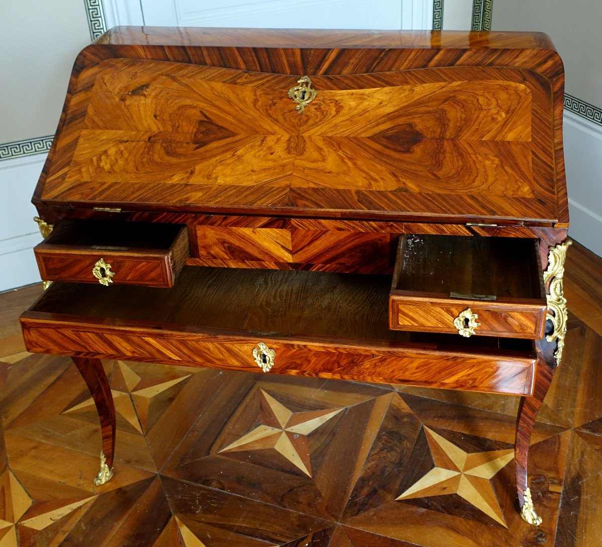 Léonard Boudin - Bureau Dos d'âne d'époque Louis XV En Bois De Violette - Estampillé-photo-2