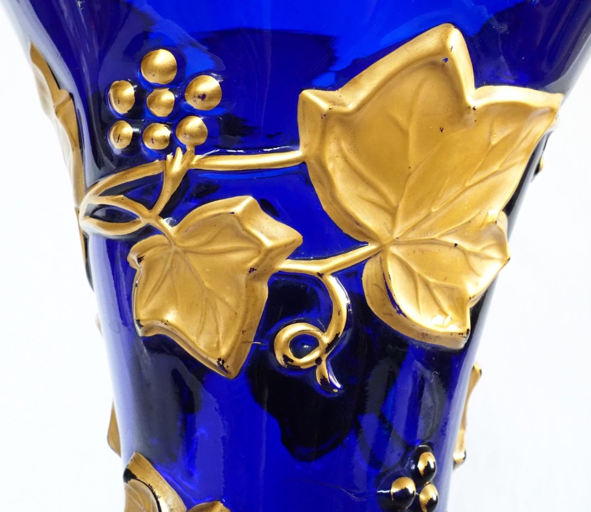 Tall Cobalt Blue Baccarat Crystal Vase, Gold Ivy Garland Pattern - 39.6cm-photo-5