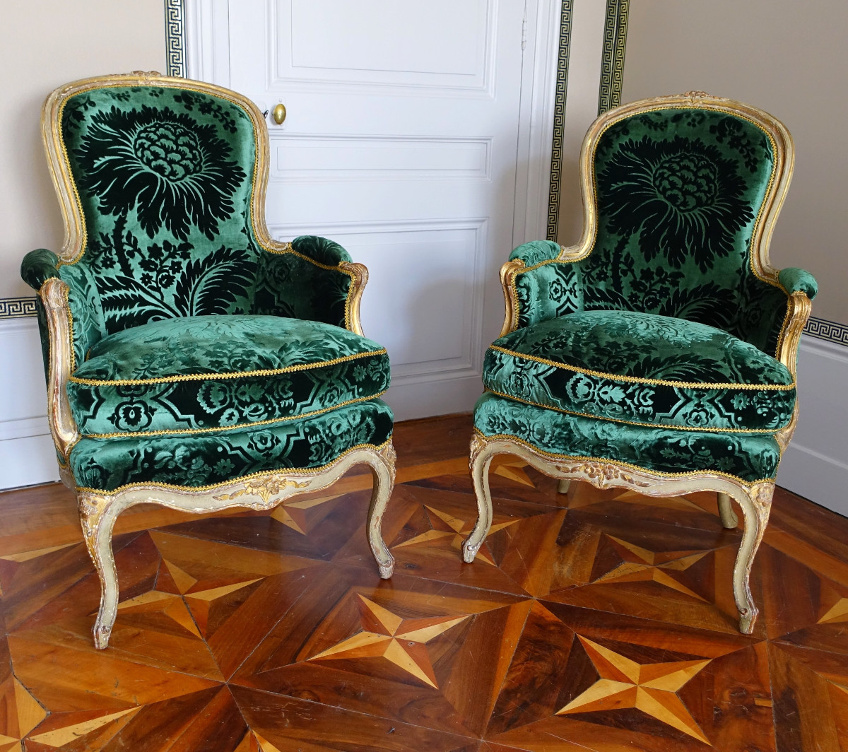 Louis Delanois - Paire De Bergères Louis XV En Cabriolet - Velours De Soie - Estampille