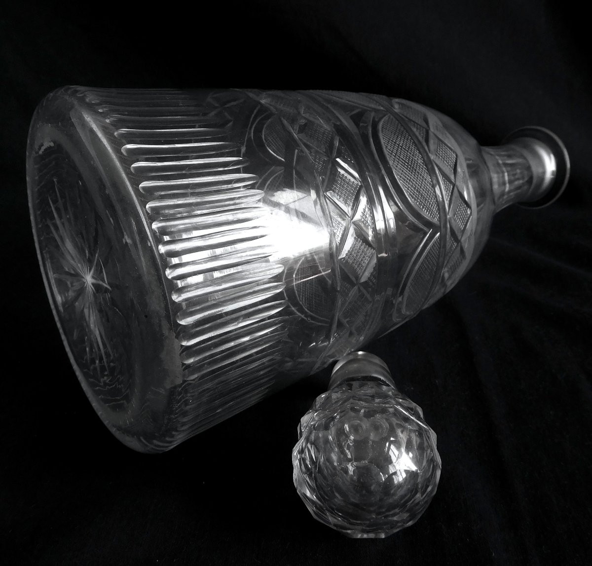 Le Creusot: Carved Wine Decanter / Whiskey Decanter, Empire Restoration Period Circa 1830-photo-3