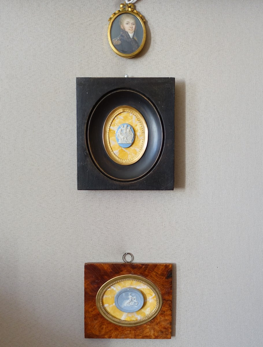 Miniature Wedgwood Blue Mythological Scene On Faux Sienna Yellow Marble Background-photo-3