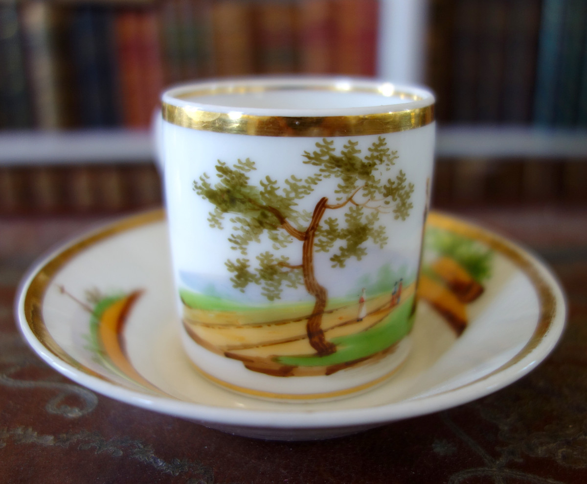 Empire Coffee Cup In Paris Porcelain With Fine Gold Gilding & Castle Landscape - Circa 1820-photo-4
