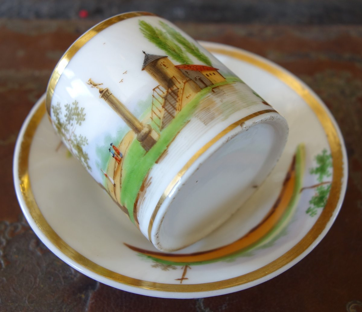 Empire Coffee Cup In Paris Porcelain With Fine Gold Gilding & Castle Landscape - Circa 1820-photo-3