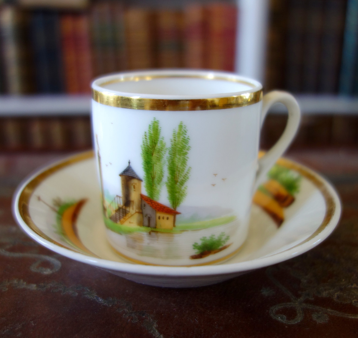 Empire Coffee Cup In Paris Porcelain With Fine Gold Gilding & Castle Landscape - Circa 1820
