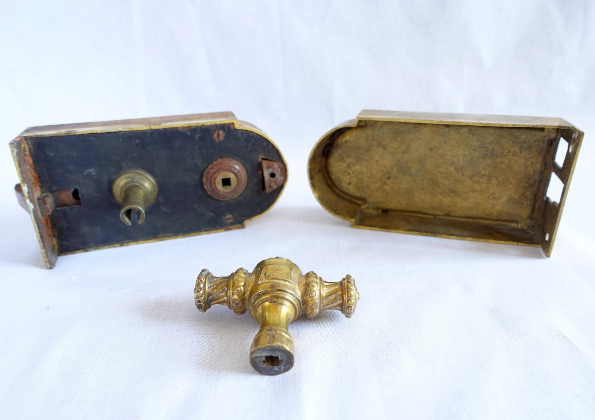 Serrure de double porte de chateau / hotel particulier en bronze doré. Style Louis XVI-photo-1