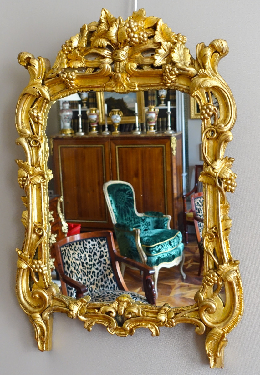 Large Gilt Wood Mirror - Louis XV Period - France, 18th Century Circa 1770