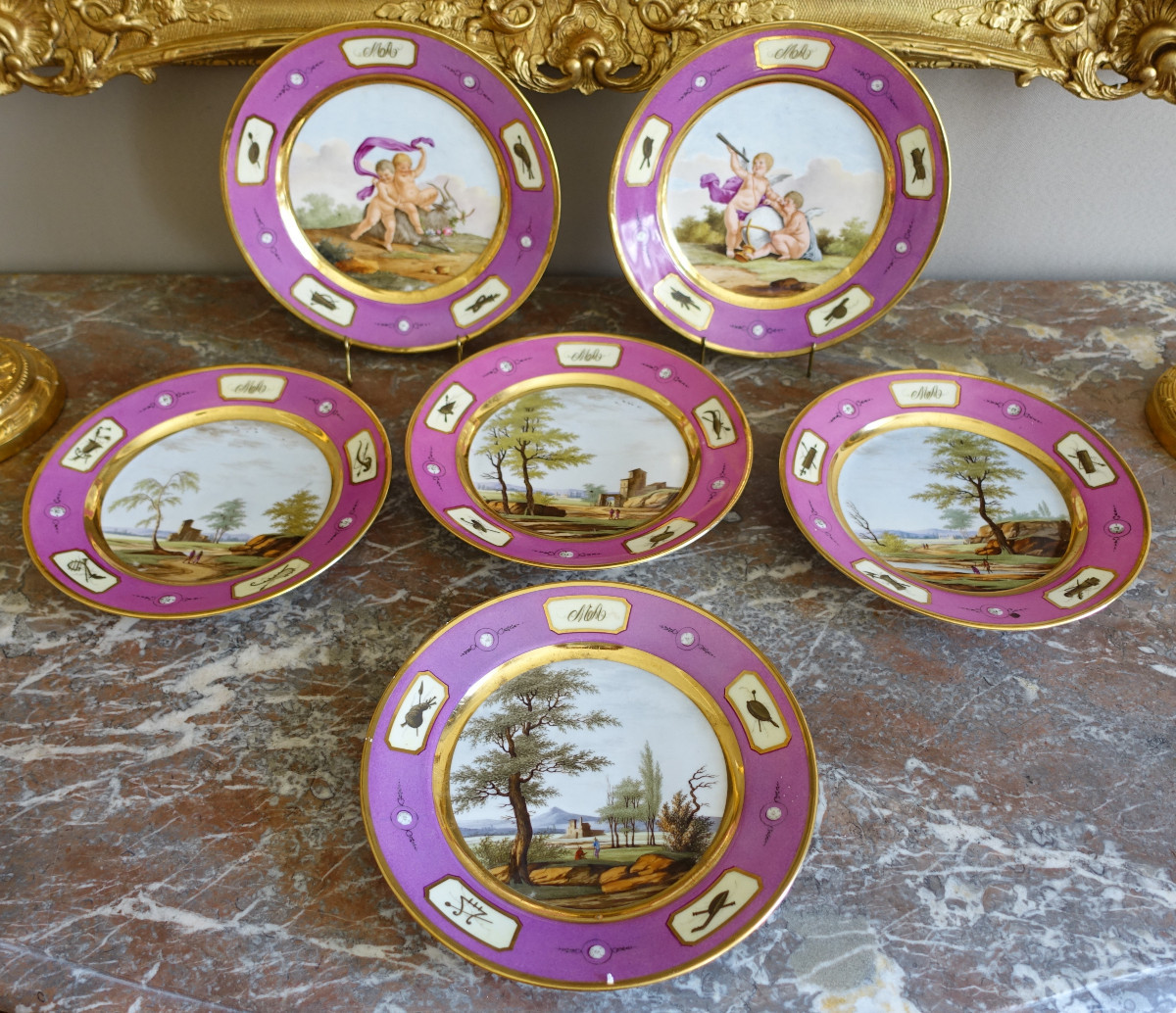 Manufacture Halley - suite de 6 assiettes de table en porcelaine dorée d'époque Empire signées