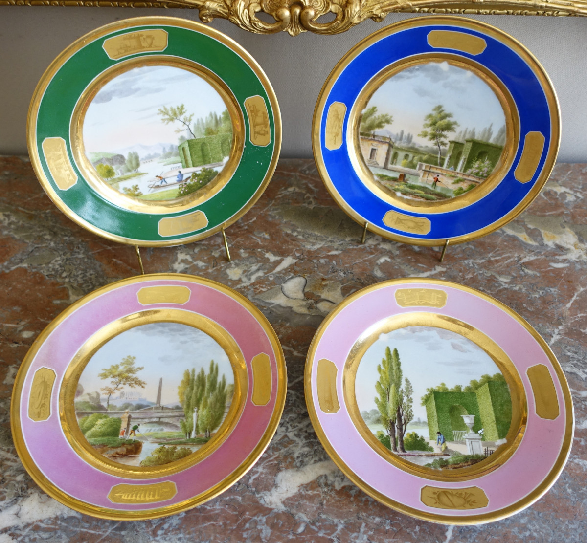 Suite de 4 assiettes à décor de paysages, bosquets polychrome à décor or - époque Empire