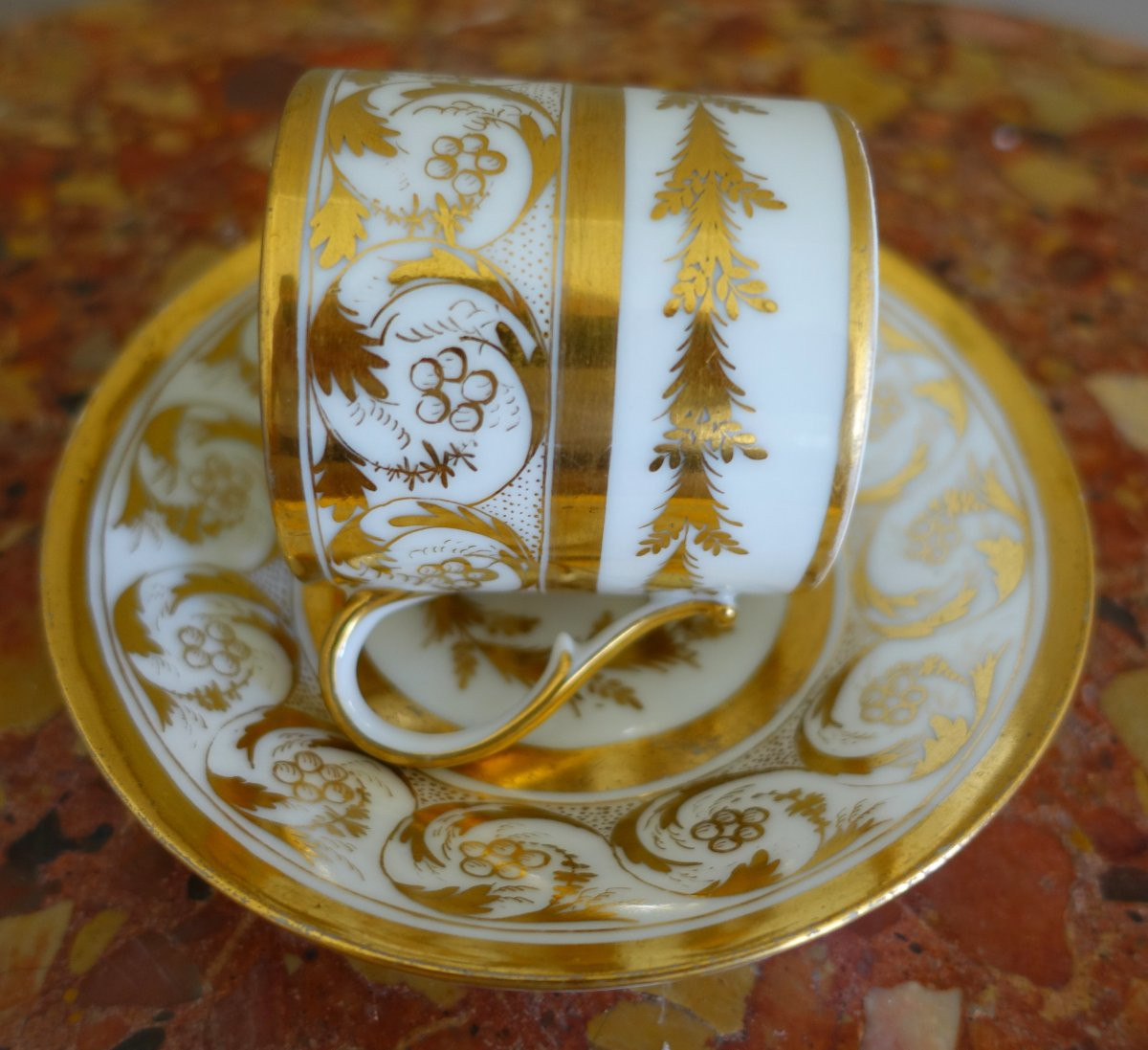 Tasse &agrave; caf&eacute; litron en porcelaine de Paris dor&eacute;e &agrave; l&#039;or fin vers 1800-photo-3