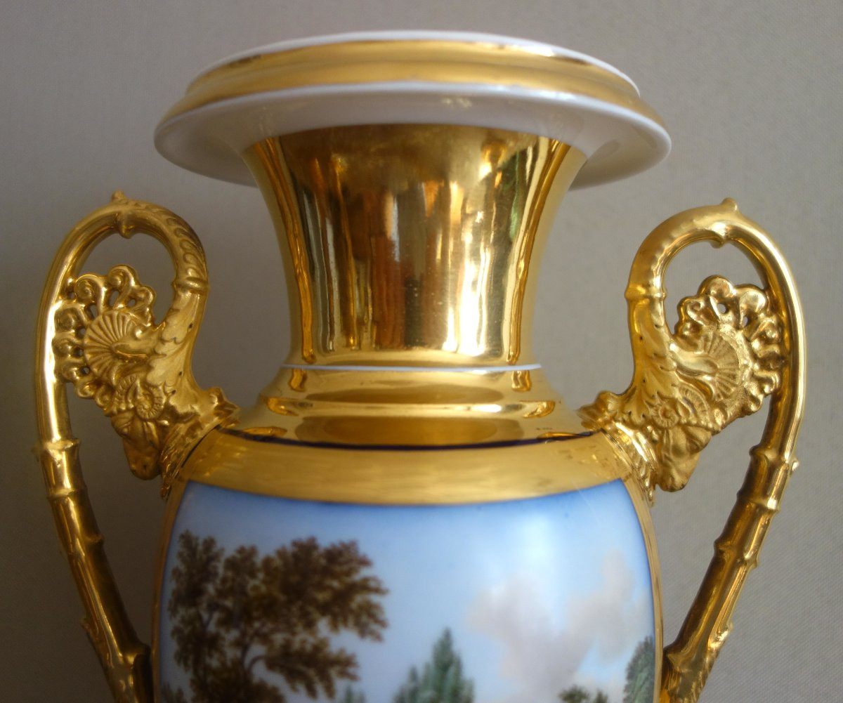 Paire de vases en porcelaine de Paris dorée et polychrome, époque Empire Restauration - 32,7cm-photo-2