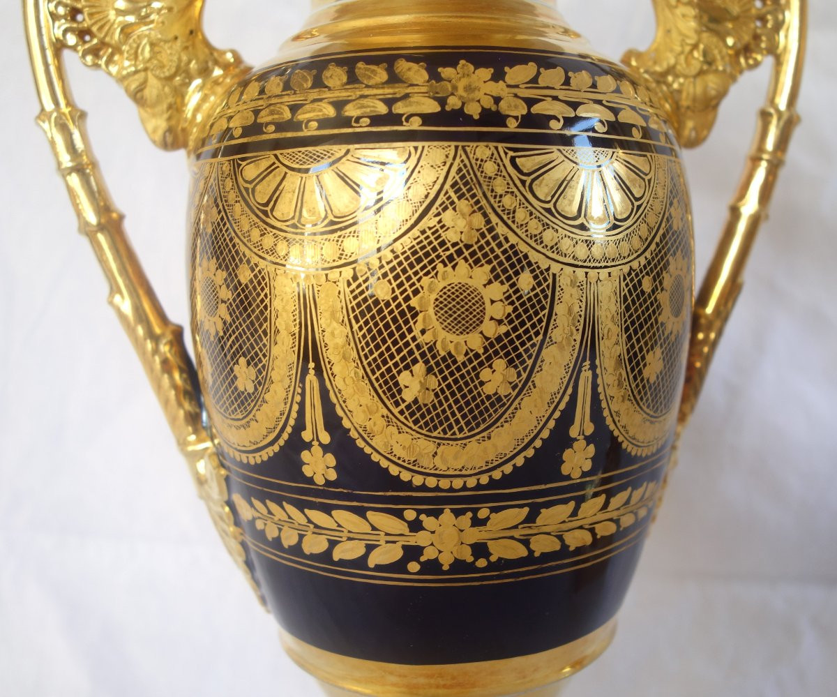 Paire de vases en porcelaine de Paris dorée et polychrome, époque Empire Restauration - 32,7cm-photo-3