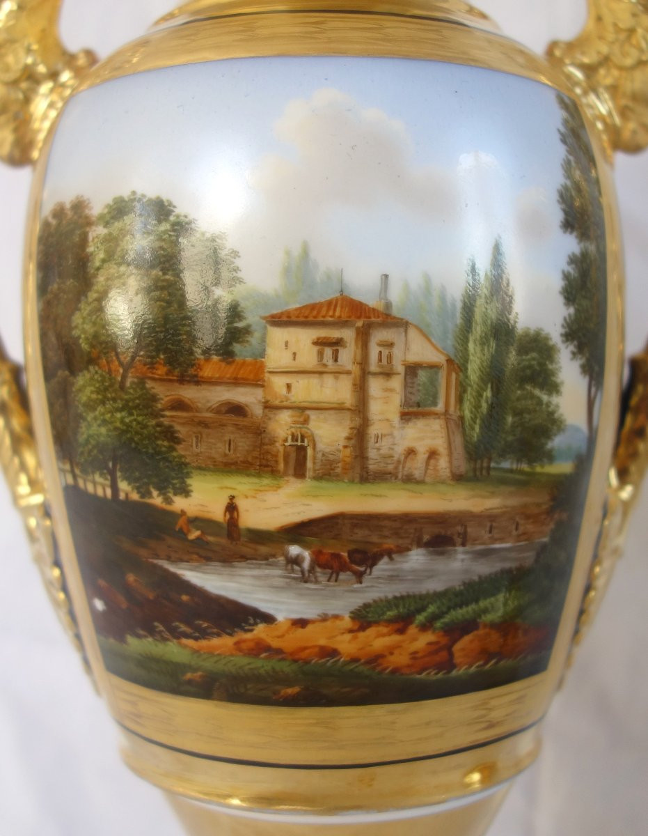 Paire de vases en porcelaine de Paris dorée et polychrome, époque Empire Restauration - 32,7cm-photo-5