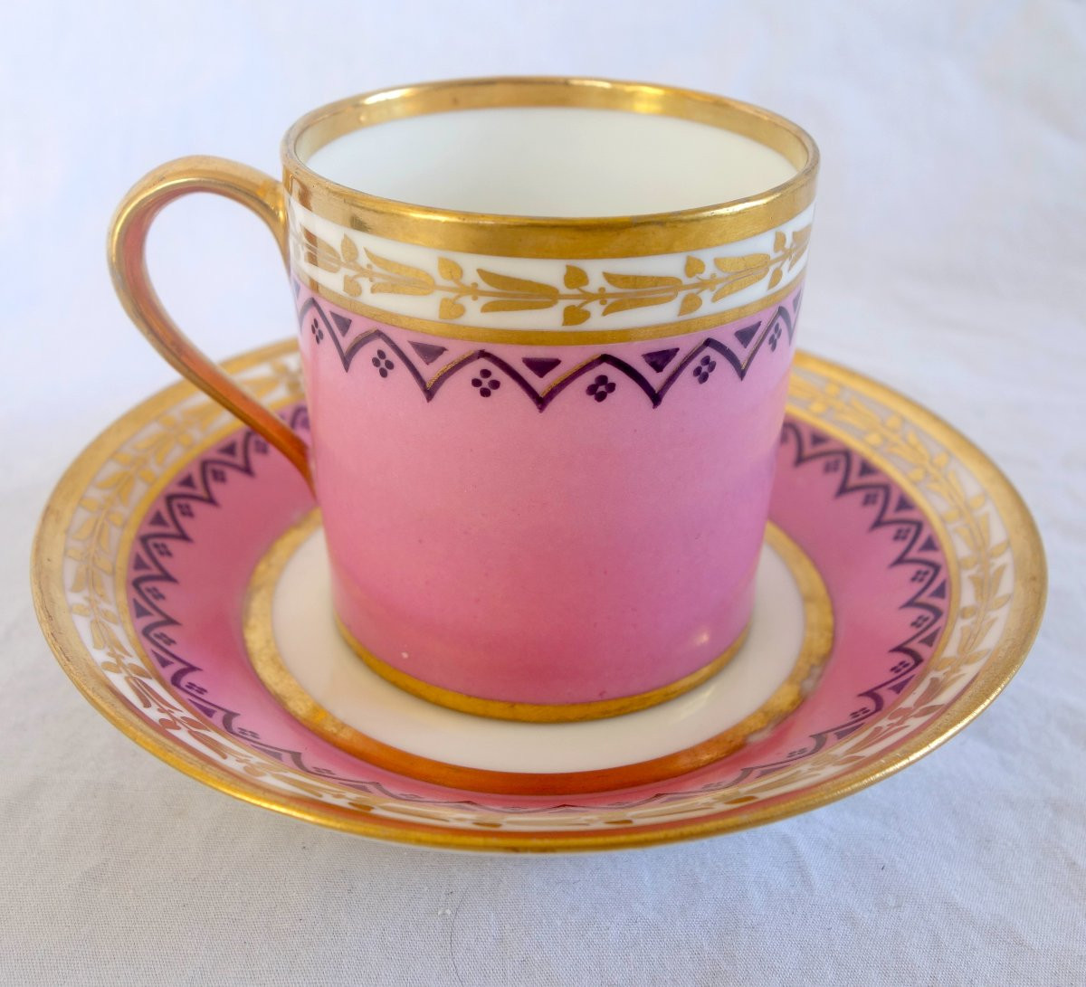 Manufacture Royale de Sèvres 1821 - tasse à café litron en porcelaine à décor Egyptien rose-photo-2
