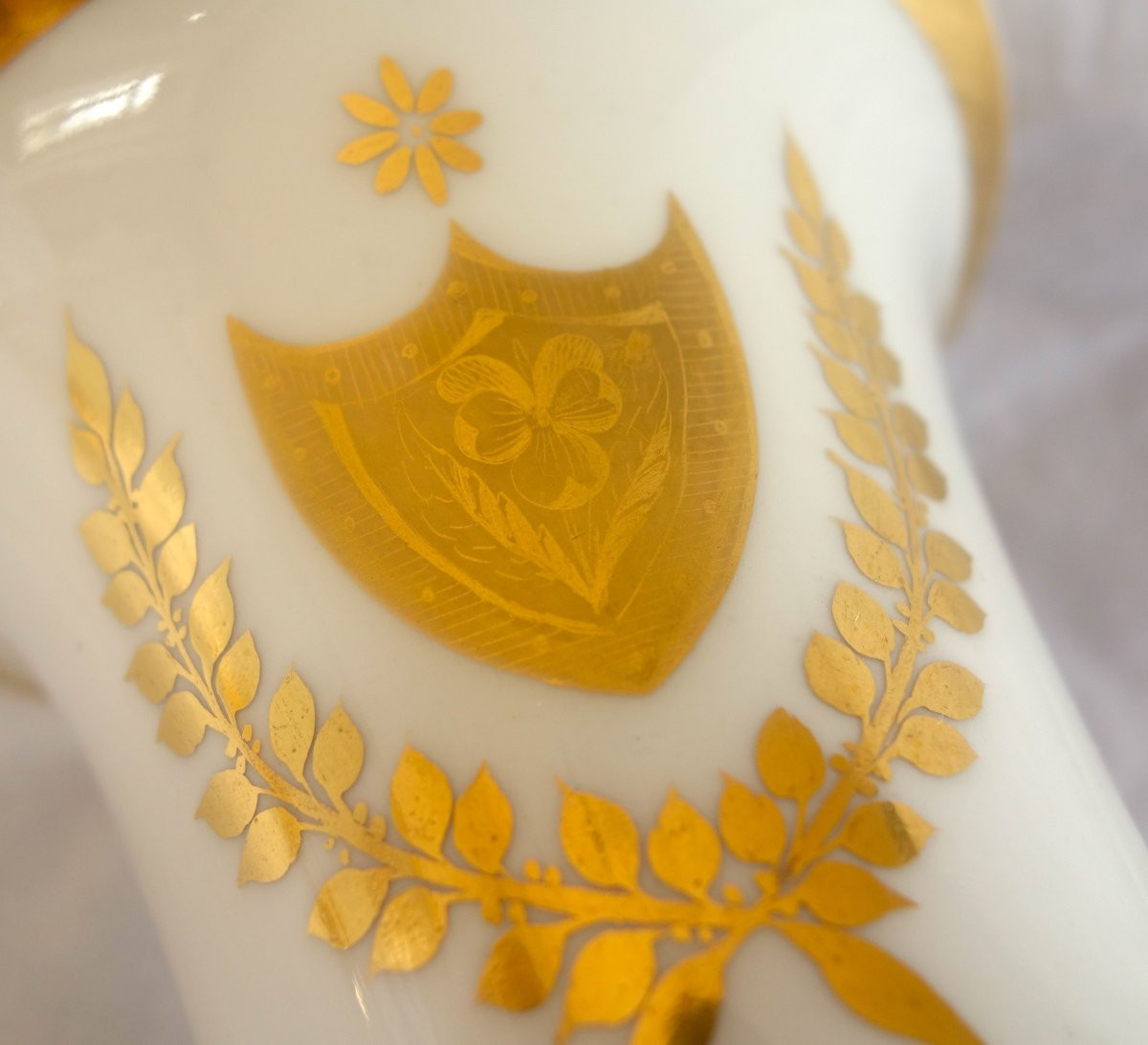 Pair Of White And Gold Paris Porcelain Cornet Vases - Empire Restoration Period-photo-5