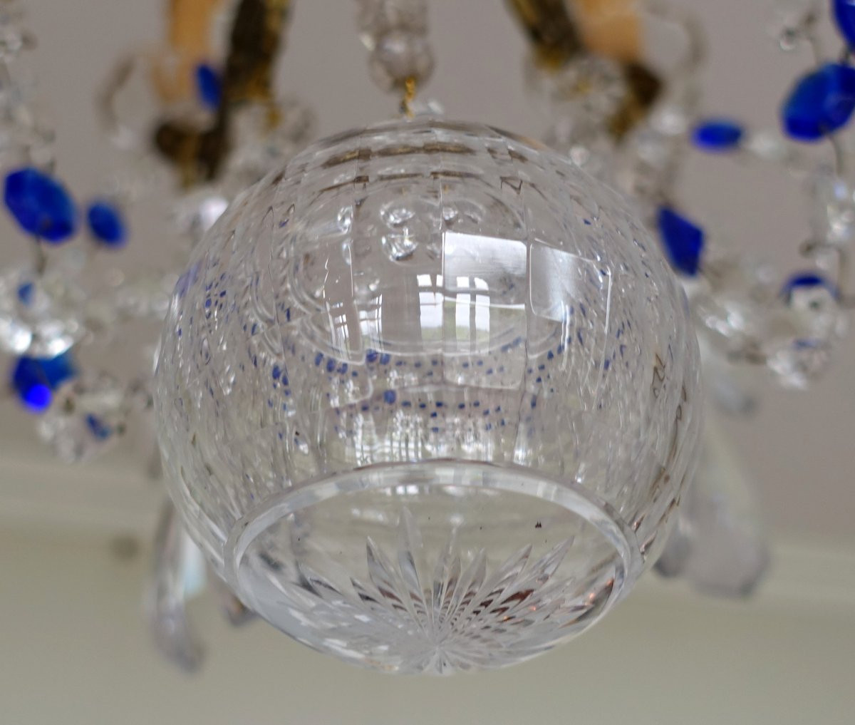 Baccarat - 8-light Chandelier In White And Cobalt Blue Crystal - Louis XVI Style-photo-2