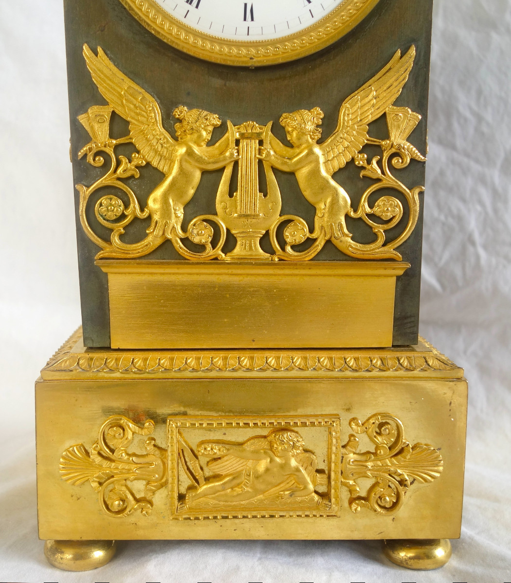Pendule borne d'époque Empire en bronze patiné et doré par Lesieur et Thomire-photo-1