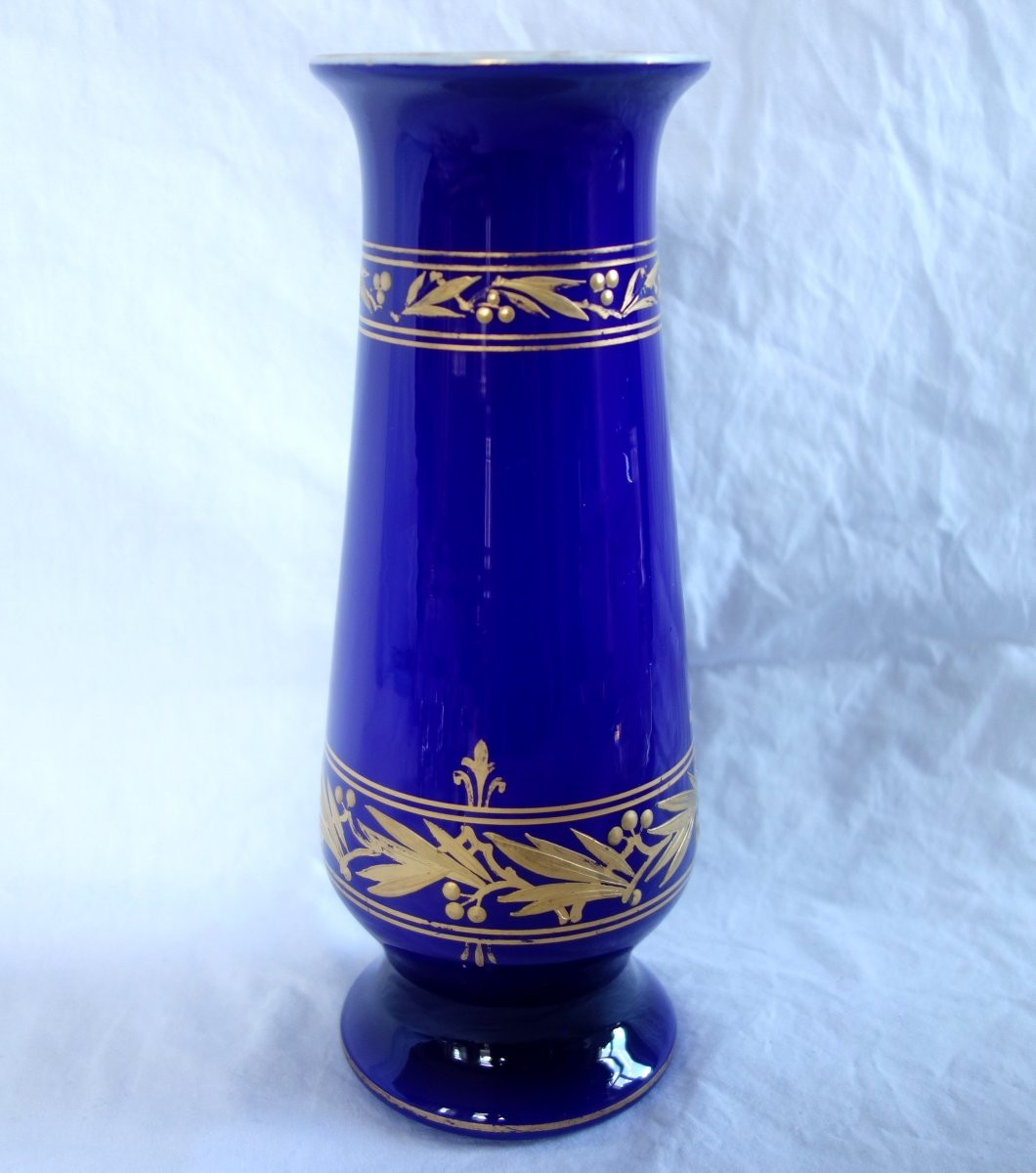 Blue Overlay Baccarat Opaline Crystal Vase - Circa 1900-photo-4