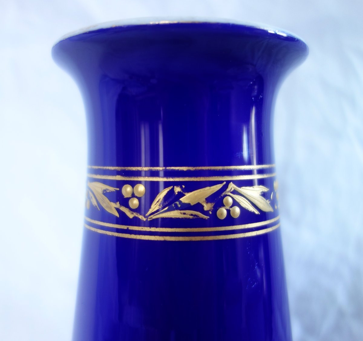 Blue Overlay Baccarat Opaline Crystal Vase - Circa 1900-photo-2
