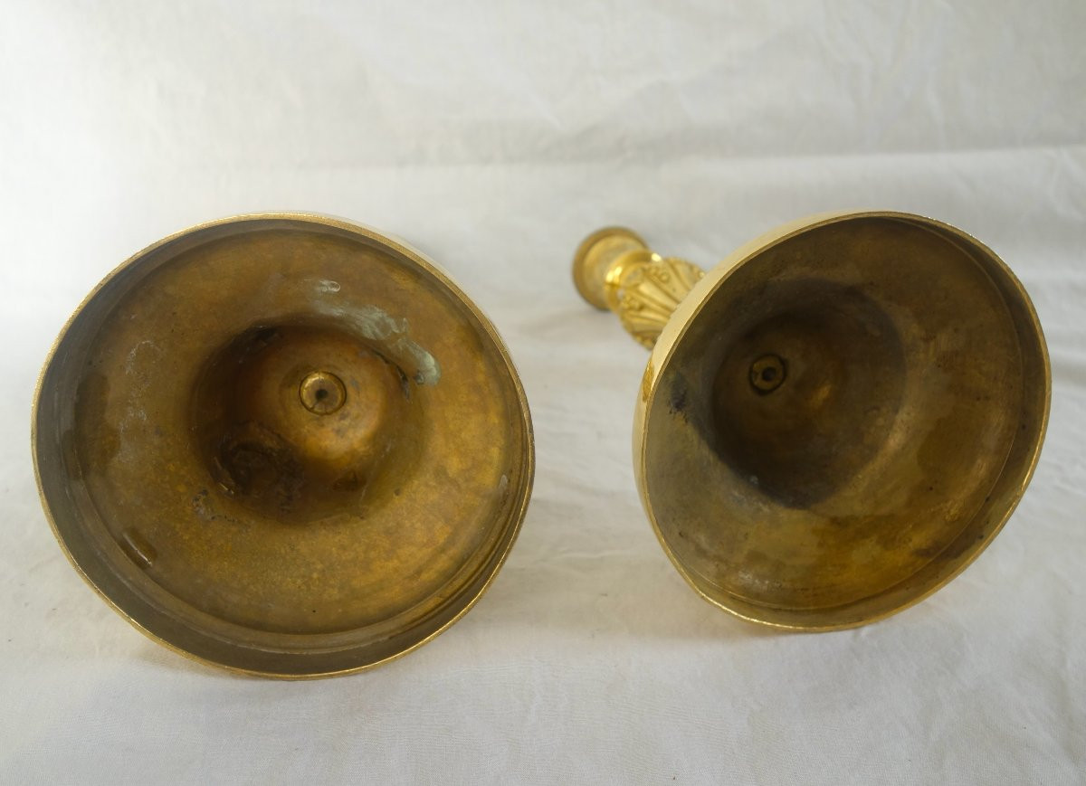 Pair Of Louis XVI Period Candlesticks In Chased Bronze And Gilded With Fine Gold-photo-4
