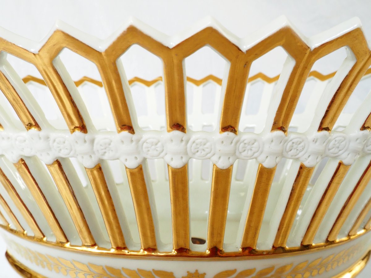 (Nast attribué à) Paire de très grandes coupes ajourées en porcelaine d'époque Empire-photo-5