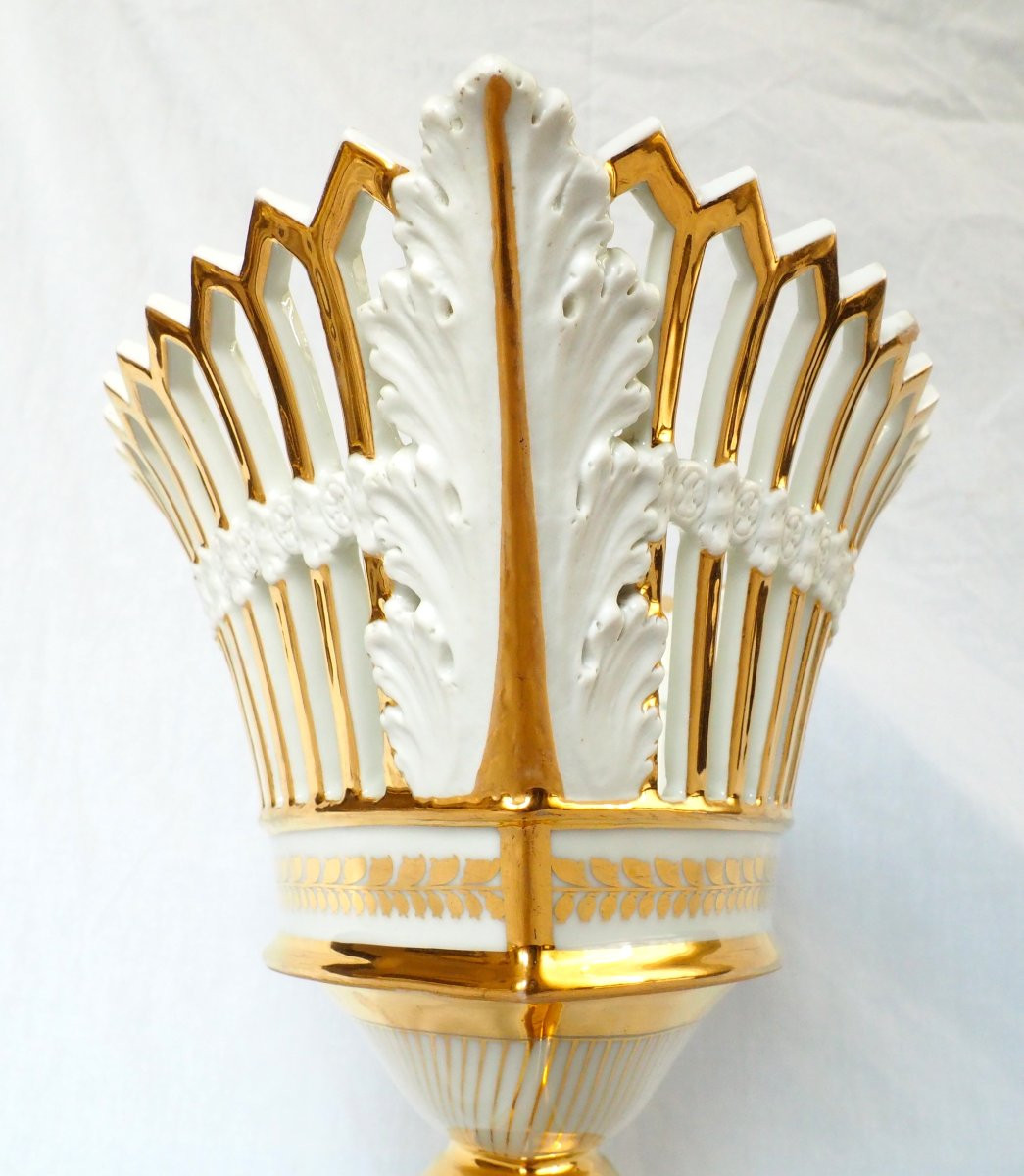 (Nast attribué à) Paire de très grandes coupes ajourées en porcelaine d'époque Empire-photo-6