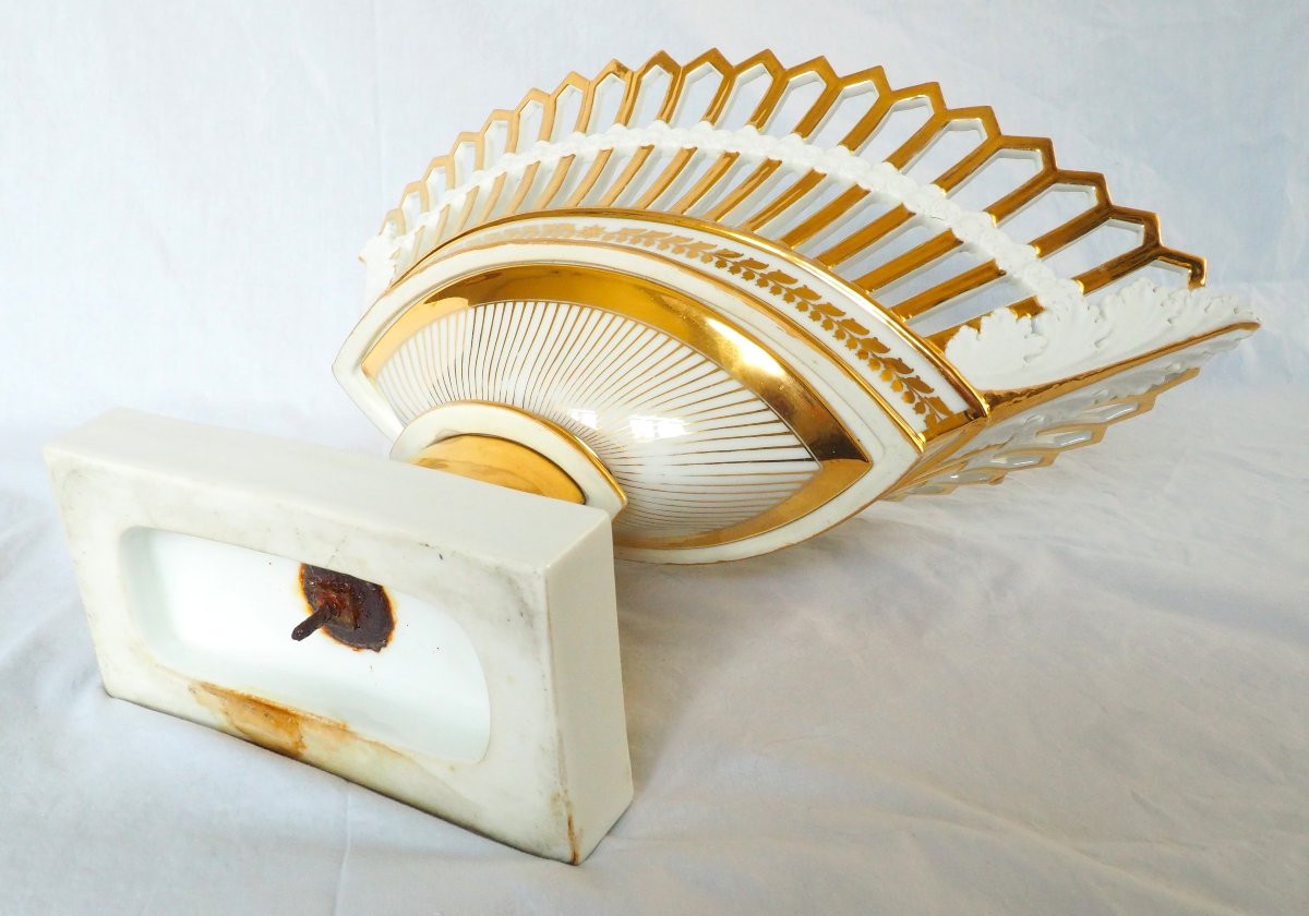 (Nast attribué à) Paire de très grandes coupes ajourées en porcelaine d'époque Empire-photo-7