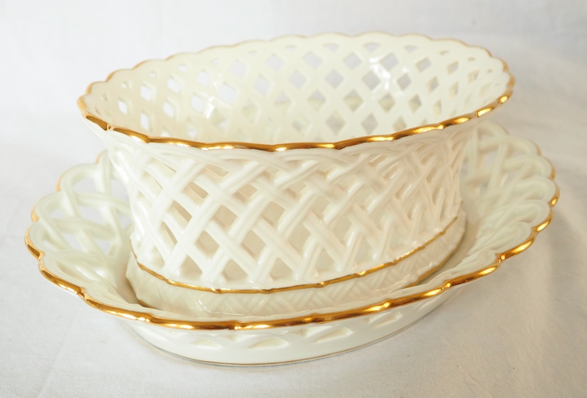 Nast : paire de corbeilles ajourées d’époque Empire en porcelaine de Paris blanche & or signées-photo-2