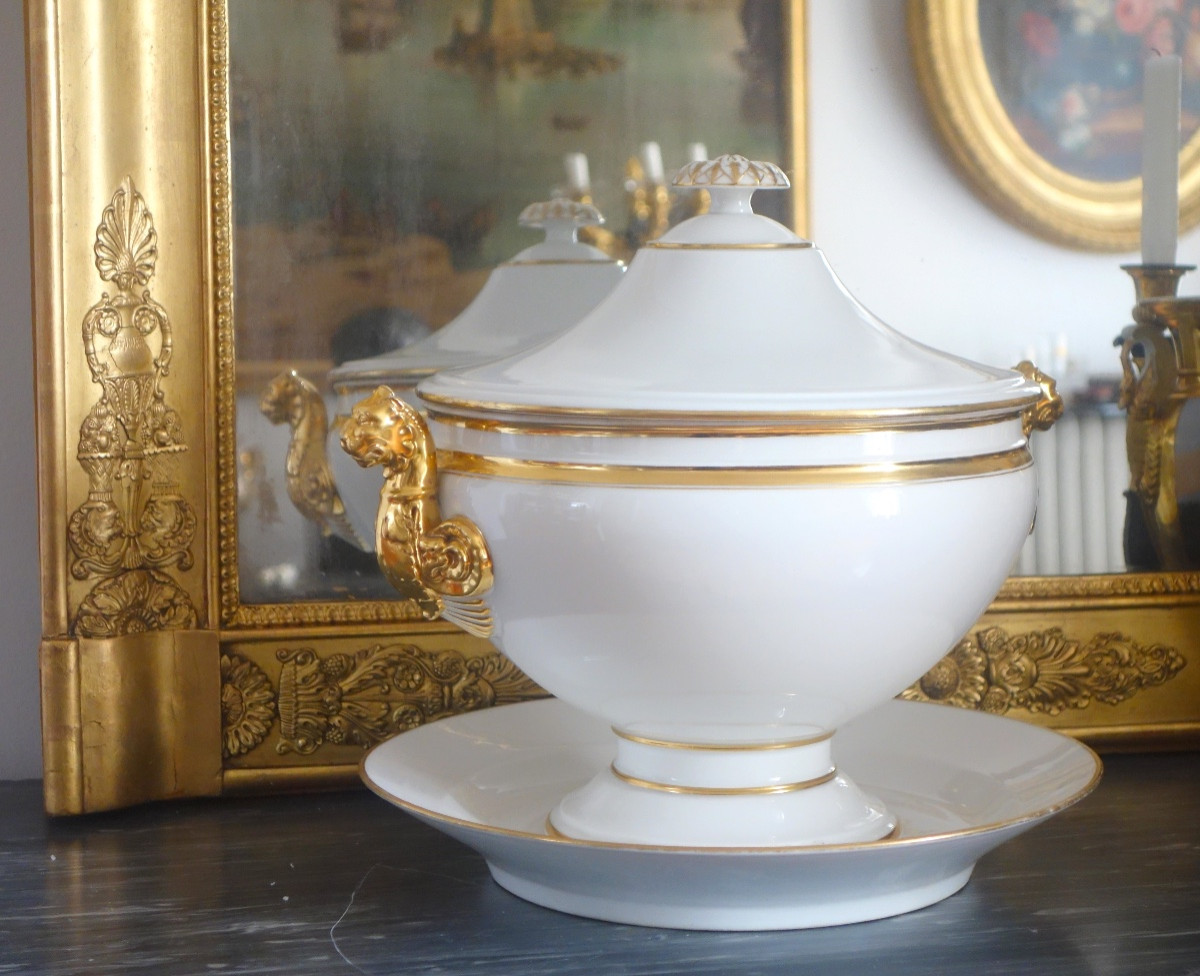 Nast : Empire Paris Porcelain Soup Tureen Enhanced With Fine Gold - Early 19th Century