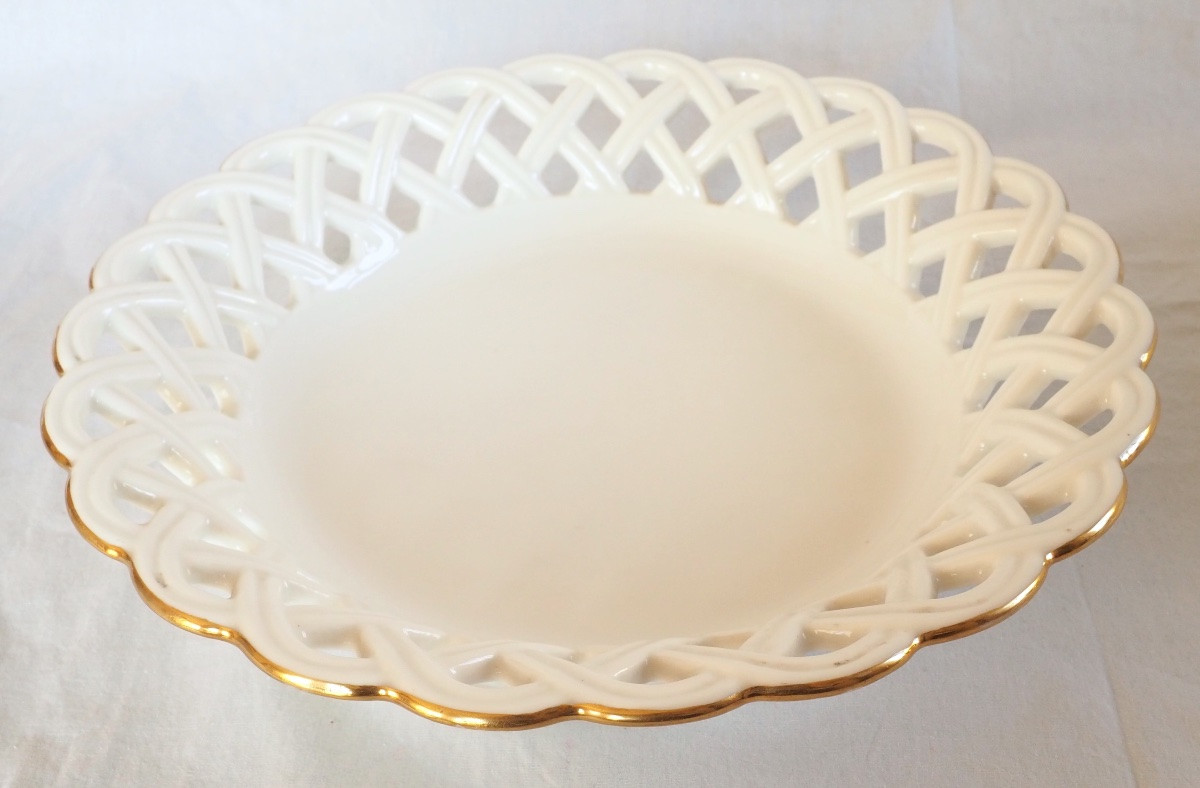 Nast : grande corbeille ajourée d’époque Empire en porcelaine de Paris blanche et or-photo-2